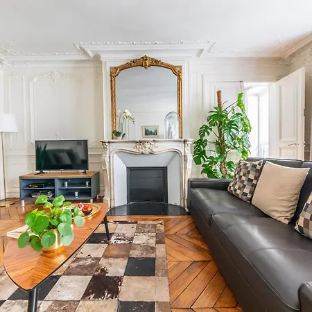 Bergere Apartment *
