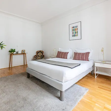 Bergere Paris